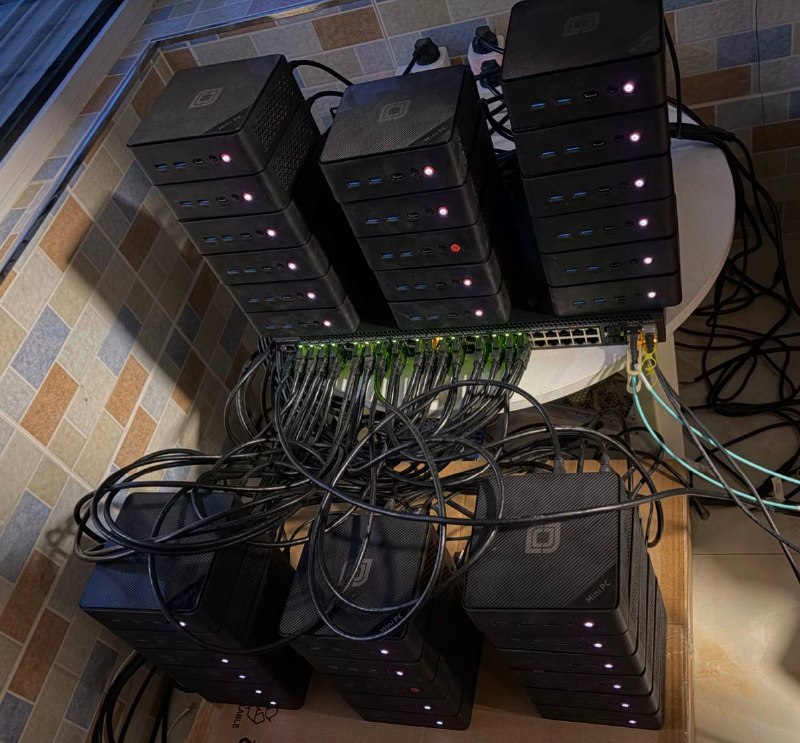 🦆 我把 32 台 Intel N100 小主机改造成了一个 DeepSeek-V3.2 685B 推理集群